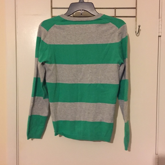 Tommy Hilfiger v neck green and gray sweater - Picture 3 of 3